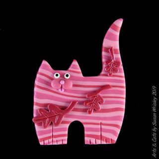 Standing Pink Tabby Kitty Cat & Pink Fall Leaves Pin - Swris