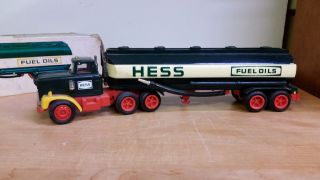 1984 Hess Toy Bank Truck Tanker Hess Advertising Gas & Oil Lights Iob