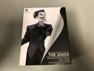 The Joker Batman Black & White (dc Collectibles Statue Figure)