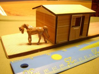 Mini Winnie Scale Barn Single Box Stall Kit