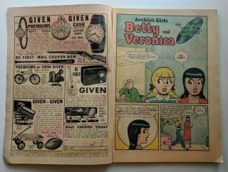 ARCHIE ' S GIRLS BETTY & VERONICA No.  6 Golden Age Comic Book 1952 GGA 6 Teen 4