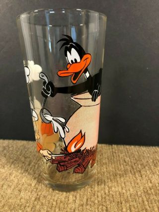 1976 Pepsi Looney Tunes Collector Glass Porky Pig & Daffy Duck Cooking Pot 2