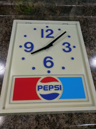 Vintage 70 ' s 80 ' s Pepsi Cola Store Advertising Wall Clock - Battery Operated - 3
