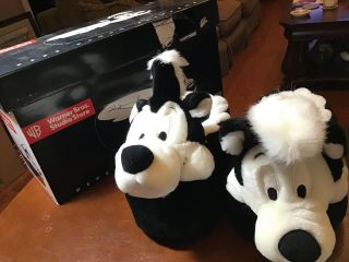 Warner Bros Studio - Pepe Le Pew Plush Slippers - Large,  Size 9/10 - Dated 1997 -