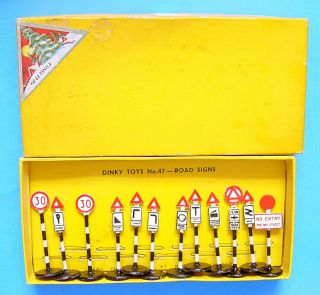 1950s Meccano Dinky Boxed Set No.  47 Road Signs Diecast Complete