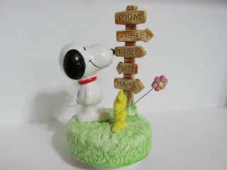 Snoopy Peanuts Charlie Brown Schmid Vintage Ceramic Music Box Mothers Day 1982