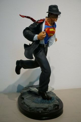Clark Kent Superman Xtreem Sculptures 1:4 Statue 4
