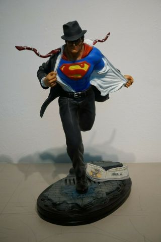 Clark Kent Superman Xtreem Sculptures 1:4 Statue 9