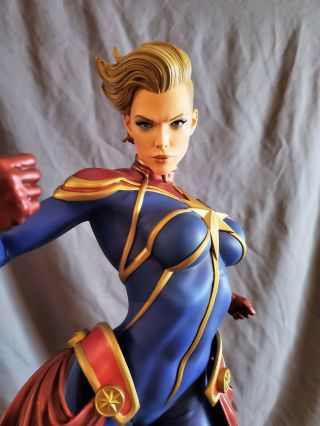 Sideshow Captain Marvel Premium Format Figure Statue Exclusive