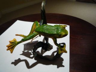 Country Artists Natural Canaw Flying Frog Ca03979 Figurine