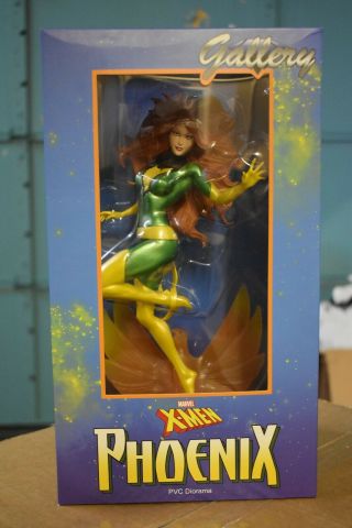 Diamond Select Toys,  Gallery,  X - Men; " Phoenix " : Green Suit,  Pvc Statue,