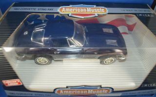 1/18 Ertl American Muscle 1963 Chevrolet Corvette Sting Ray Daytona Blue
