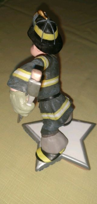 Popeye Salutes FDNY 9/11 Fireman 2002 Figurine 1627 of 3600 Twin Tower Heros 5