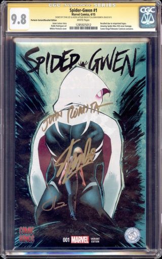 Spider - Gwen 1 Cgc 9.  8 3x Ss Stan Lee John Romita Jason Latour Recalled Variant