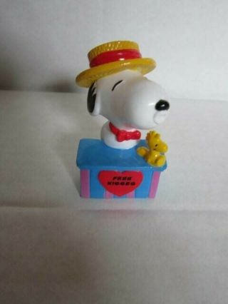 Snoopy Woodstock Figurine Straw Hat Kisses Booth Cute Collectible Peanuts