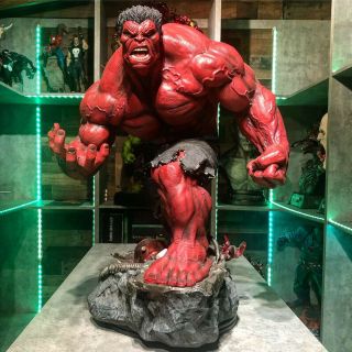 Sideshow Exclusive Red Hulk Statue Premium Format