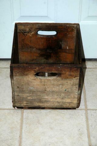 Antique Vintage Devines Farm Dairy Wooden Milk Crate Taunton Ma Whiting