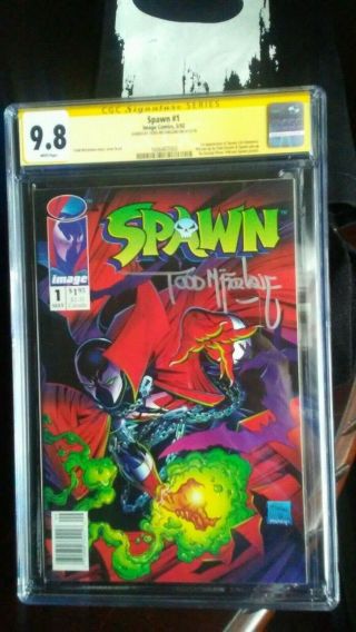 SPAWN 1 CGC SS 9.  8 NEWSSTAND ED.  SS SIGNED BY TODD MCFARLANE 1ST APP OF SPAWN 3