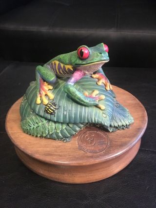 Very Rare 1992 World Wildlife Fund Red - Eyed Tree Frog Musical Figurine Numbered
