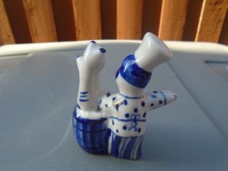 Porcelain gzhel white and blue cook cat figurine handmade in Russia 3