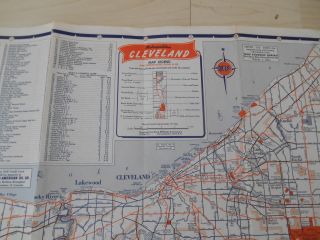 Old Vtg 1950 ' s GULF OIL Service Station Folding ROAD STREET MAP Cleveland Ohio 4