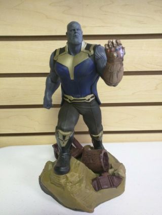 Thanos Marvel Gallery Pvc Diorama Statue By Diamond Select Toys