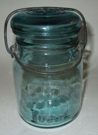 Vintage Ball Ideal Blue Glass 1923 - 1933 Wire Bale Mason Fruit Jar Pint