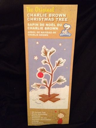 2011 The Charlie Brown 24 " Christmas Tree Peanuts Decoration Snoopy