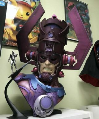 Sideshow Collectibles Galactus Legendary Scale With Silver Surfer