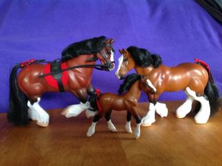 Grand Champion Clydesdale Family - Red,  Bay,  Horse Set,  Toys