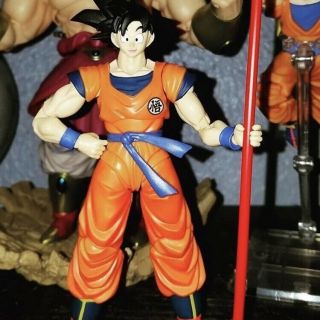 S.  H.  Figuarts Goku A Saiyan Raised On Earth And SDCC Power Pole 2