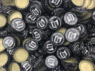 100 ( (home Brew Ohio Black / White))  No Dents Beer Bottle Caps