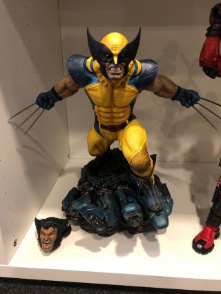 Sideshow Collectibles X - Men Wolverine Premium Format Exclusive 1/4 Scale Statue
