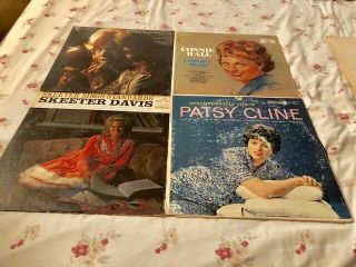 30 Country Lps Patsy Cline,  Skeeter Davis,  Conway Twitty Tanya Tucker.  Sandy.  Posey