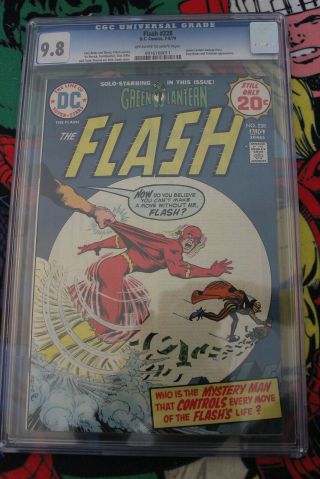 The Flash 228 (dc,  1974) Cgc Nm/mt 9.  8 Off - White To White Pages