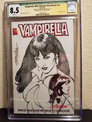 Vampirella Mike Mayhew Sketch Book Signed Rare And Hard To Find