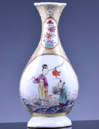 Fine Rare 18thc Chinese Qianlong Famille Rose Gold Gilt Figural Porcelain Vase