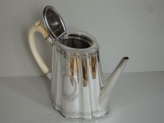 MAGNIFICENT VICTORIAN STERLING SILVER COFFEE POT - LONDON 1871 - 728g 3