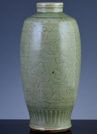 Fine 14/15thc Chinese Ming Dynasty Longquan Celadon Crackle Glazed Lotus Vase