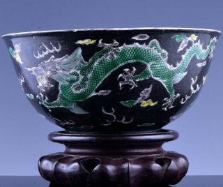VERY RARE CHINESE GUANGXU MARK & PERIOD FAMILLE VERTE NOIR IMPERIAL DRAGON BOWL 3