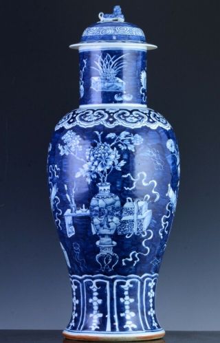 LARGE 19THC CHINESE BLUE WHITE IMPERIAL PRECIOUS OBJECTS LIDDED VASE 3