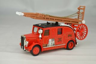 Matchbox Models Of Yesteryear YS - 9 1936 Leyland Cub Fire Engine FK - 7 W/Box 3