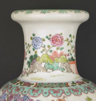 A PERFECT LARGE CHINESE PORCELAIN VASE WITH KANGXI MARK 4
