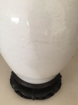 Vintage White Ornamental Chinese Porcelain Urn Jar With Hand Carved Wind Pattern 6