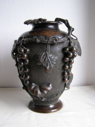 Antique Japanese Murata Seimin Style Bronze Vase With Grape Vine In Relief 30cm