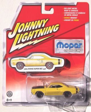Johnny Lightning Mopar Or No Car 1969 Dodge Bee 440 Six Pack 40 Rlt