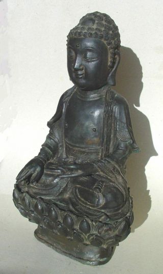 Large Ming dynasty bronze figure of Buddha 10