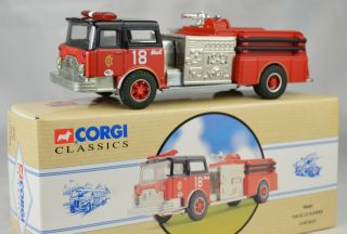 Corgi Classics 98484 Mack Cf Pumper Fire Truck " Chicago " 6 1/8 " Long W/box