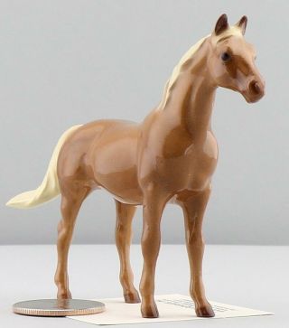 Thoroughbred Race Horse Miniature Model " Silky Sullivan " Made By Hagen - Renaker