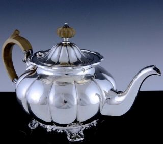 Exceptional Quality Large 1948 Cooper Bros Melon Form Sterling Silver Teapot N/r